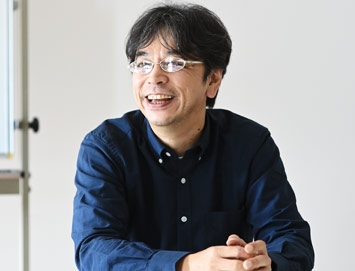 Prof. Shiozawa's calm smile makes a big impression